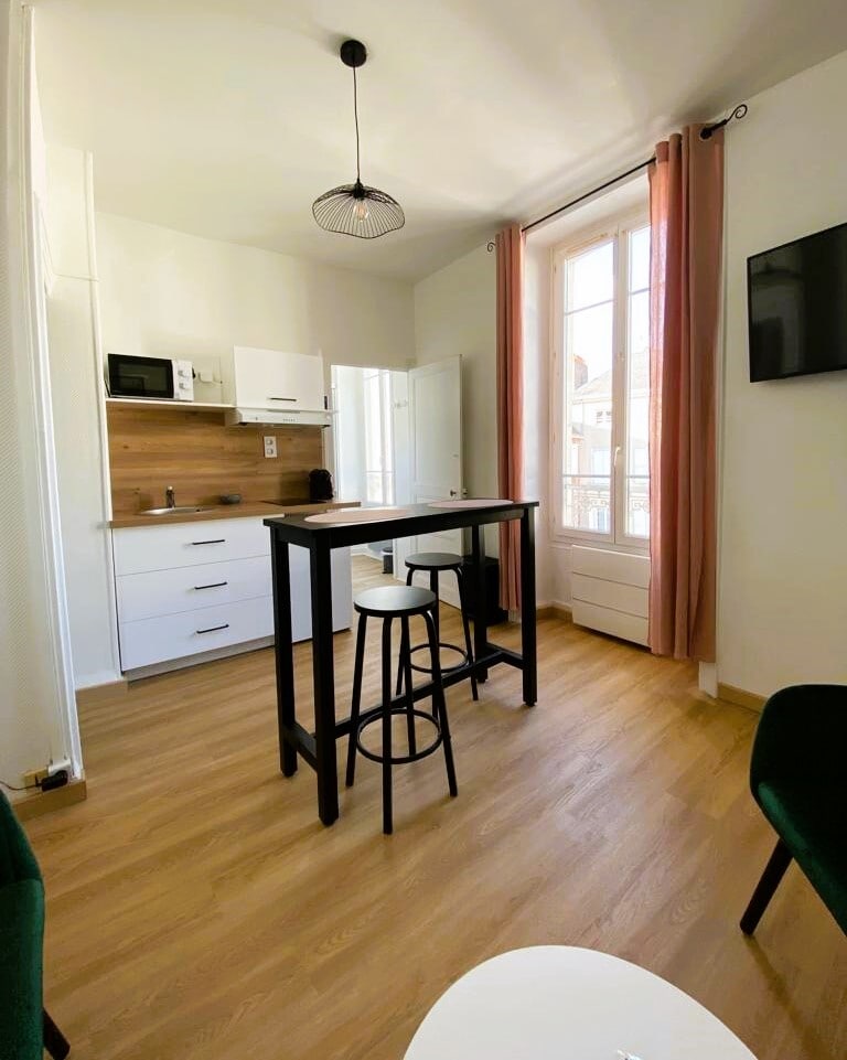 Grand appartement récemment rénové — Appartement 57m² à Laval, 4 personnes