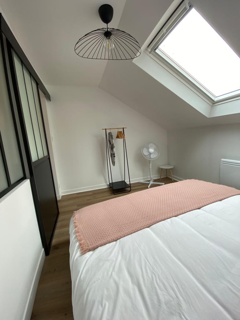 Laval à vos Pieds: 2 pièces rénovés — Espace de travail